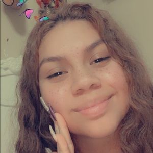 Meet your Posher, Crystal